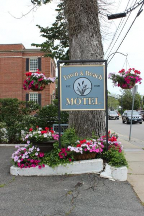 Town & Beach Motel